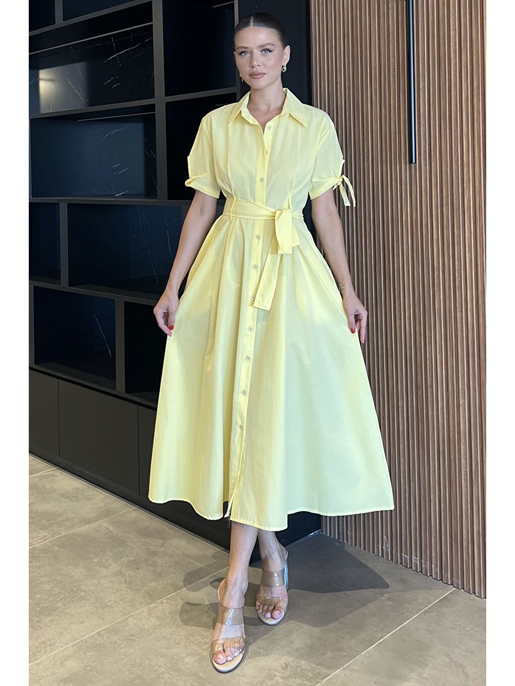 Sarı Düğmeli Ve Pileli Kısa Kol Uzun Elbise-1