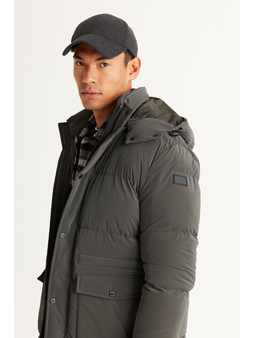 Erkek Haki Standart Fit Normal Kesim Çıkma Kapüşonlu Kaban-3