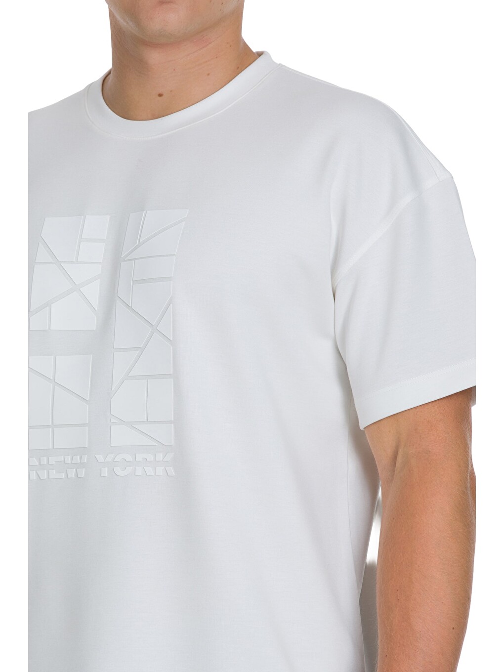 Beyaz Regular Fit Bisiklet Yaka Oversize Tişört-3