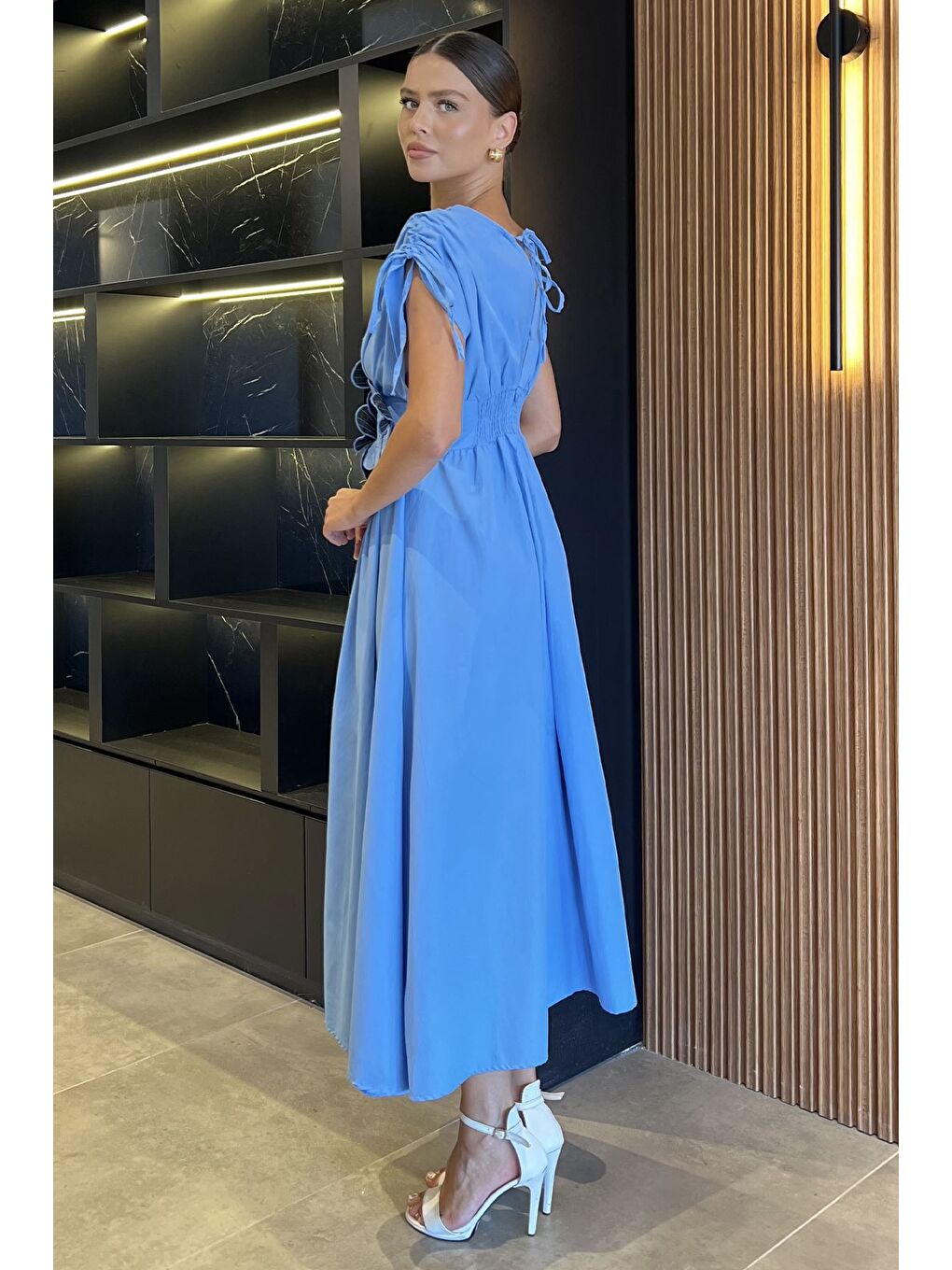 Mavi Papatya Aplikeli Kruvaze Elbise-3