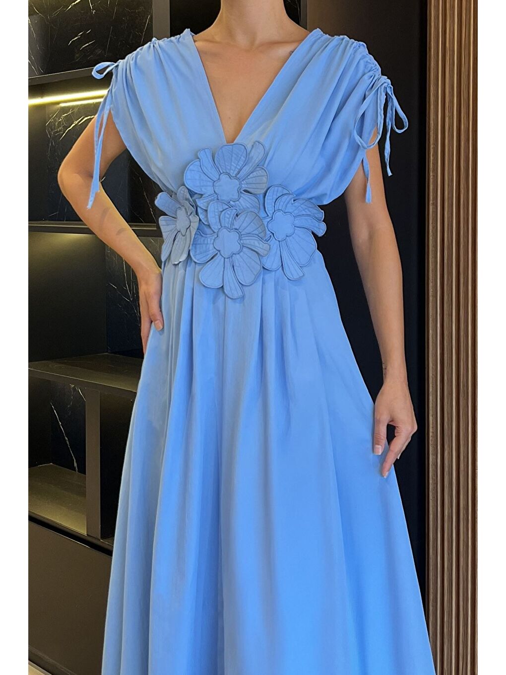 Mavi Papatya Aplikeli Kruvaze Elbise-4