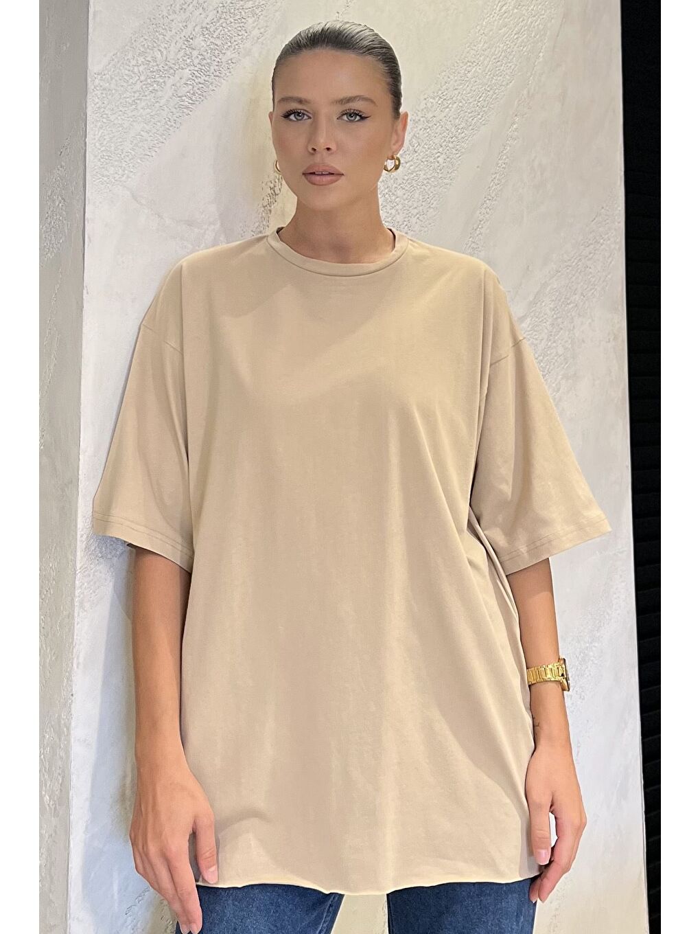 Bej Kadın Bisiklet Yaka Yan Yırtmaç Detaylı Salaş T-shirt-1