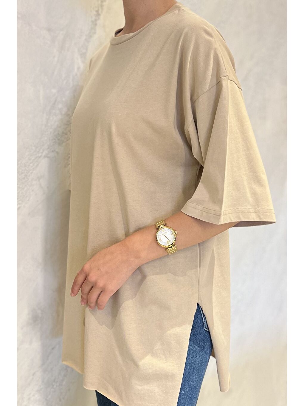 Bej Kadın Bisiklet Yaka Yan Yırtmaç Detaylı Salaş T-shirt-3