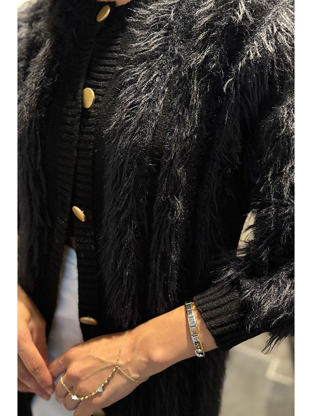 Siyah Kadın Sakallı Triko Hırka-2