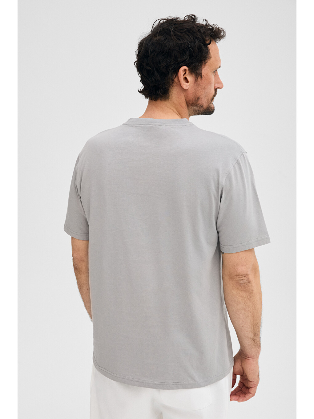 Gri ALMERI Erkek %100 Pamuk Yumuşak Kumaşlı V Yakalı GRİ T-Shirt-3