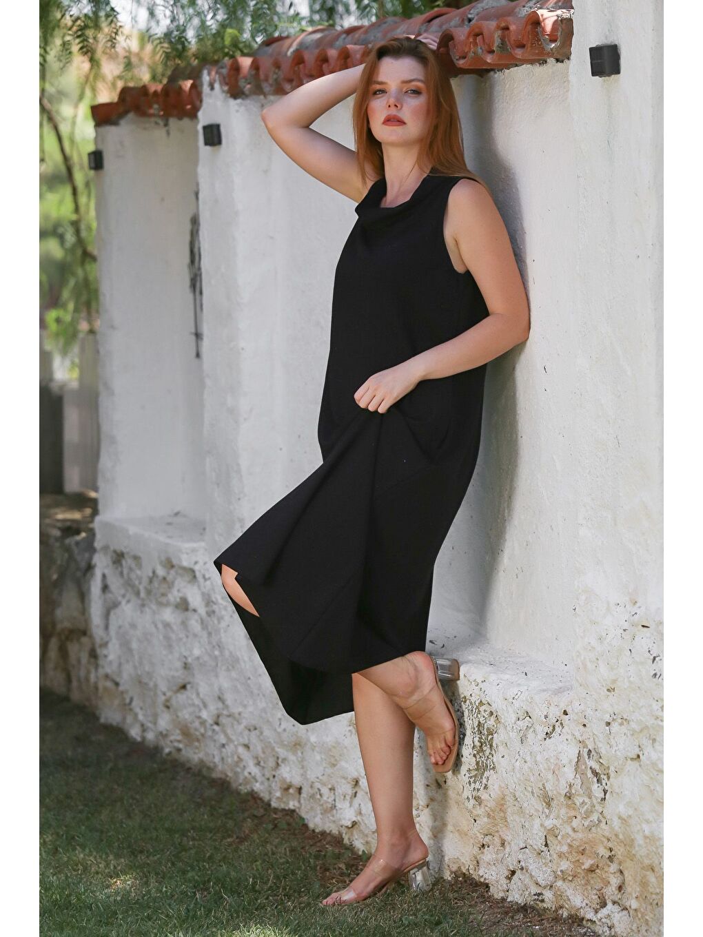 Siyah Degaje Yaka Kolsuz Gizli Cepli Yıkamalı Casual Keten Görünümlü Dokuma Elbise 120 55-2