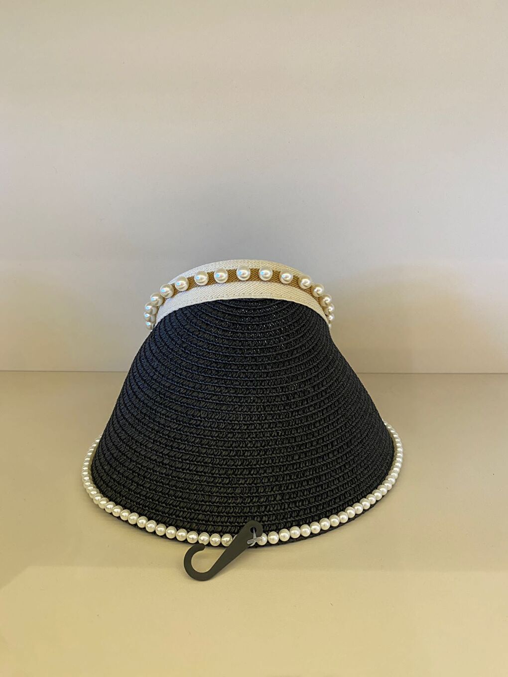 Siyah İnci Detaylı Hasır Güneş Şapkası İnce Örgü Tasarım Toka Detaylı Aksesuar HSR2088