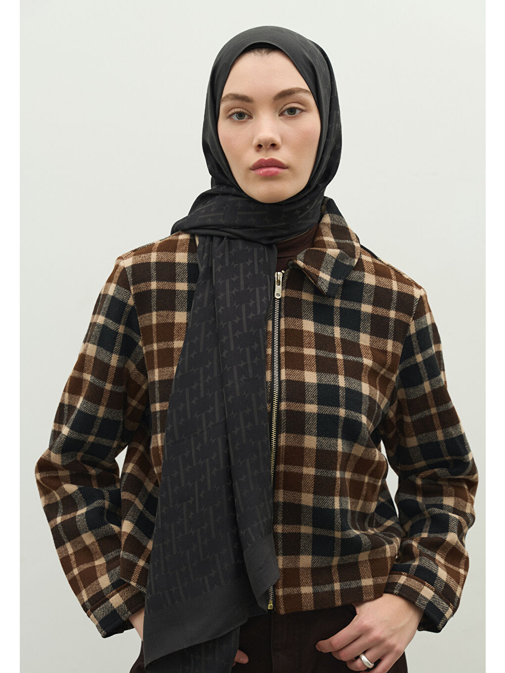 Antrasit MONOGRAM PAMUK FLOŞ JAKARLI ŞAL ANTRASİT-3