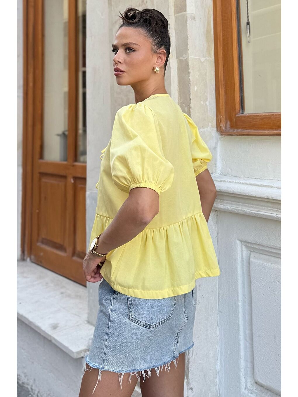 Sarı Kadın Ön Bağlama Detaylı Fırfırlı Kol Lastikli Bluz-2