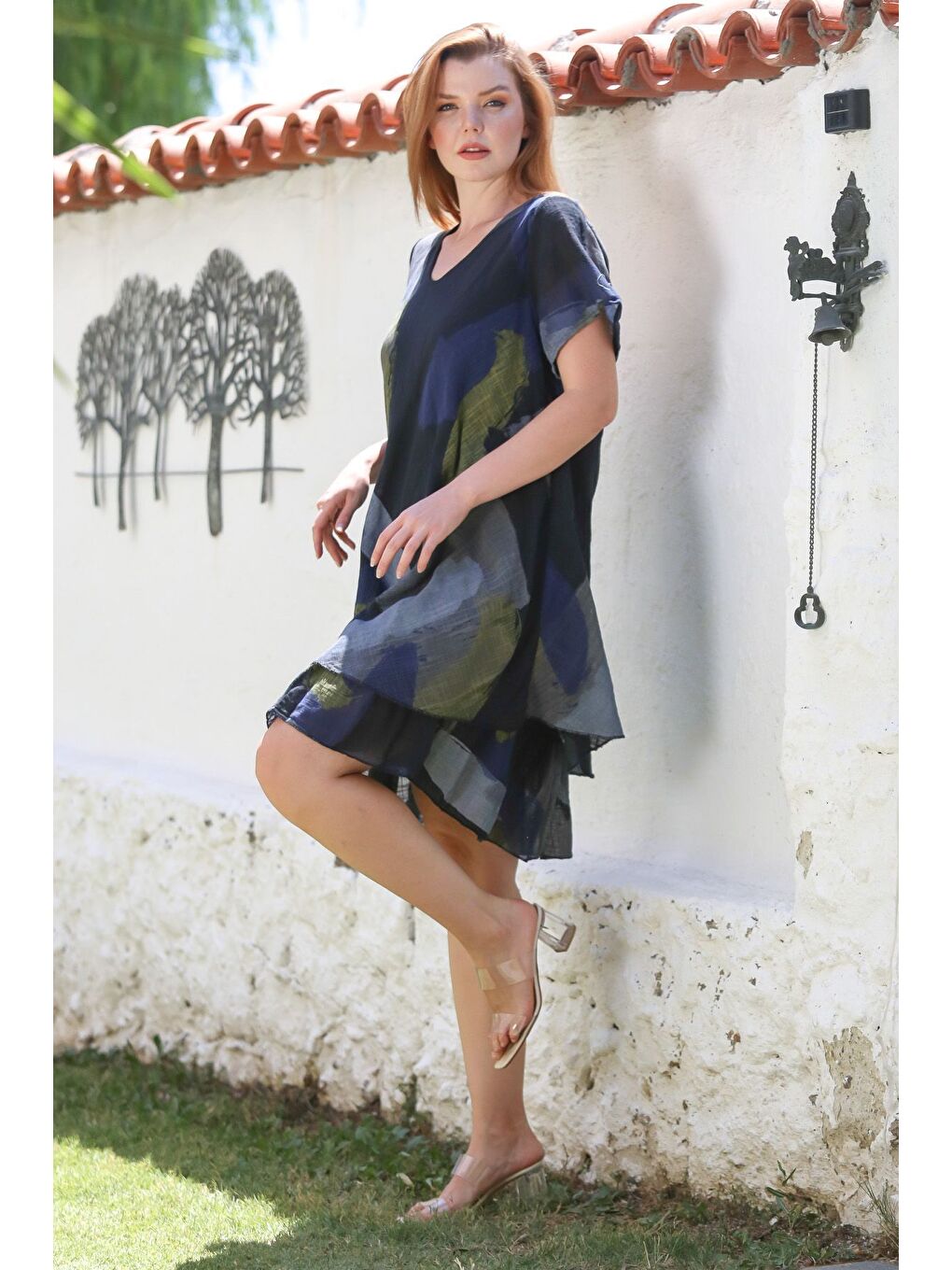 İtalyan Siyah V Yaka Kısa Kol Desenli Astarlı Casual Keten Görünümlü Dokuma Elbise 96 64-3