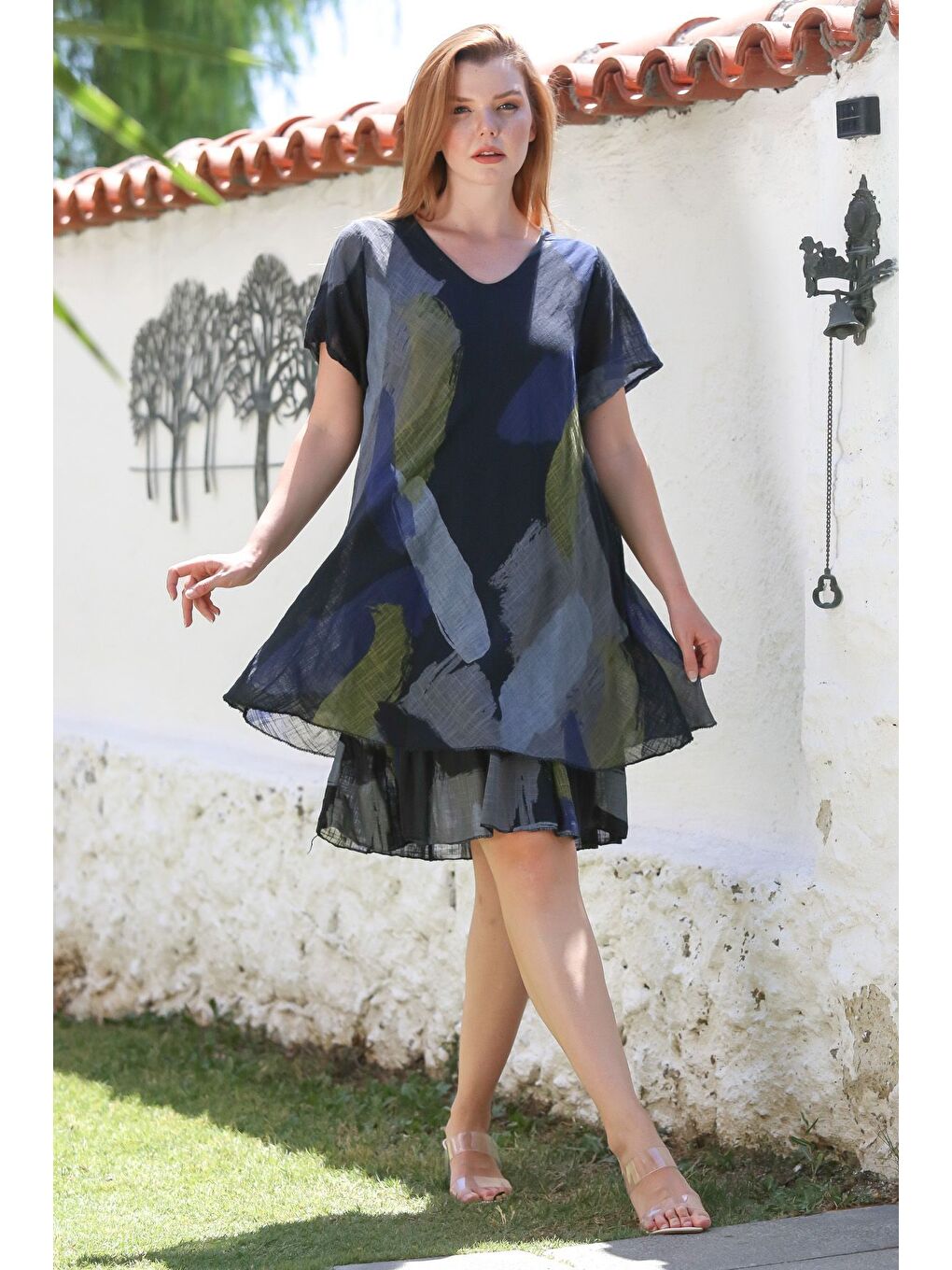 İtalyan Siyah V Yaka Kısa Kol Desenli Astarlı Casual Keten Görünümlü Dokuma Elbise 96 64-4