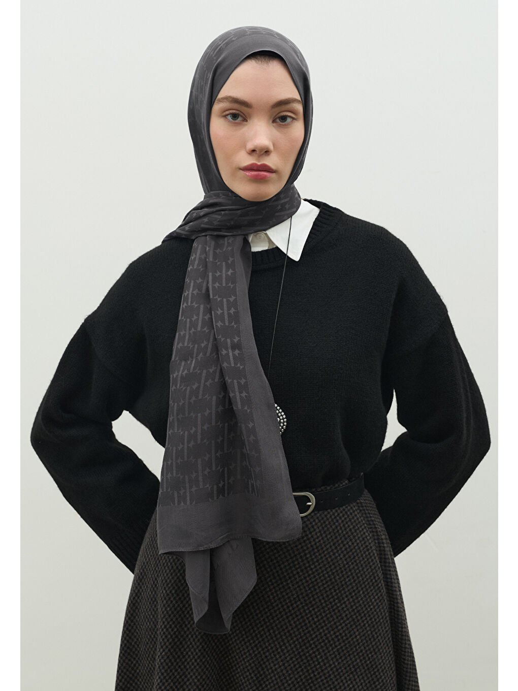 Gri MONOGRAM PAMUK FLOŞ JAKARLI ŞAL FÜME