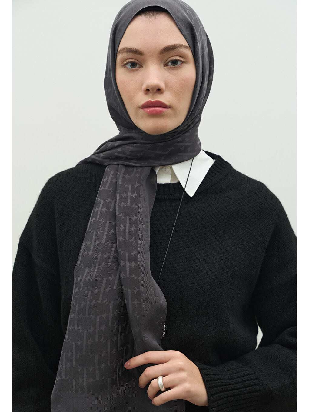 Gri MONOGRAM PAMUK FLOŞ JAKARLI ŞAL FÜME-1