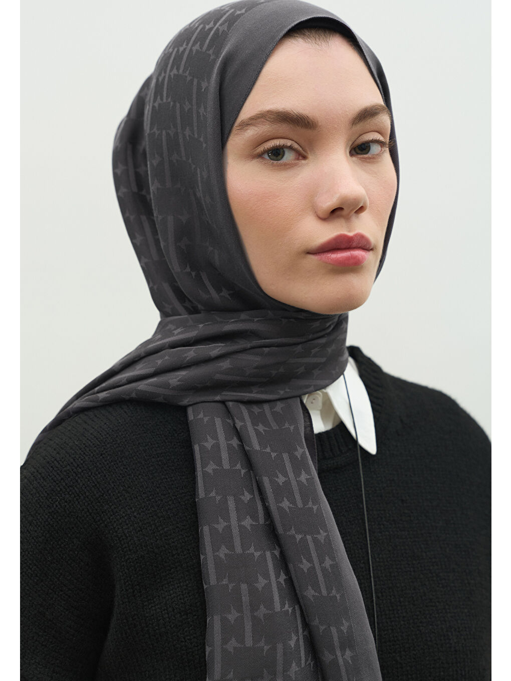Gri MONOGRAM PAMUK FLOŞ JAKARLI ŞAL FÜME-2