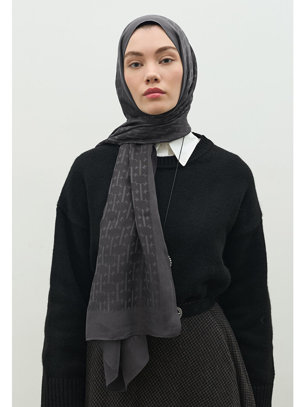 Gri MONOGRAM PAMUK FLOŞ JAKARLI ŞAL FÜME-3