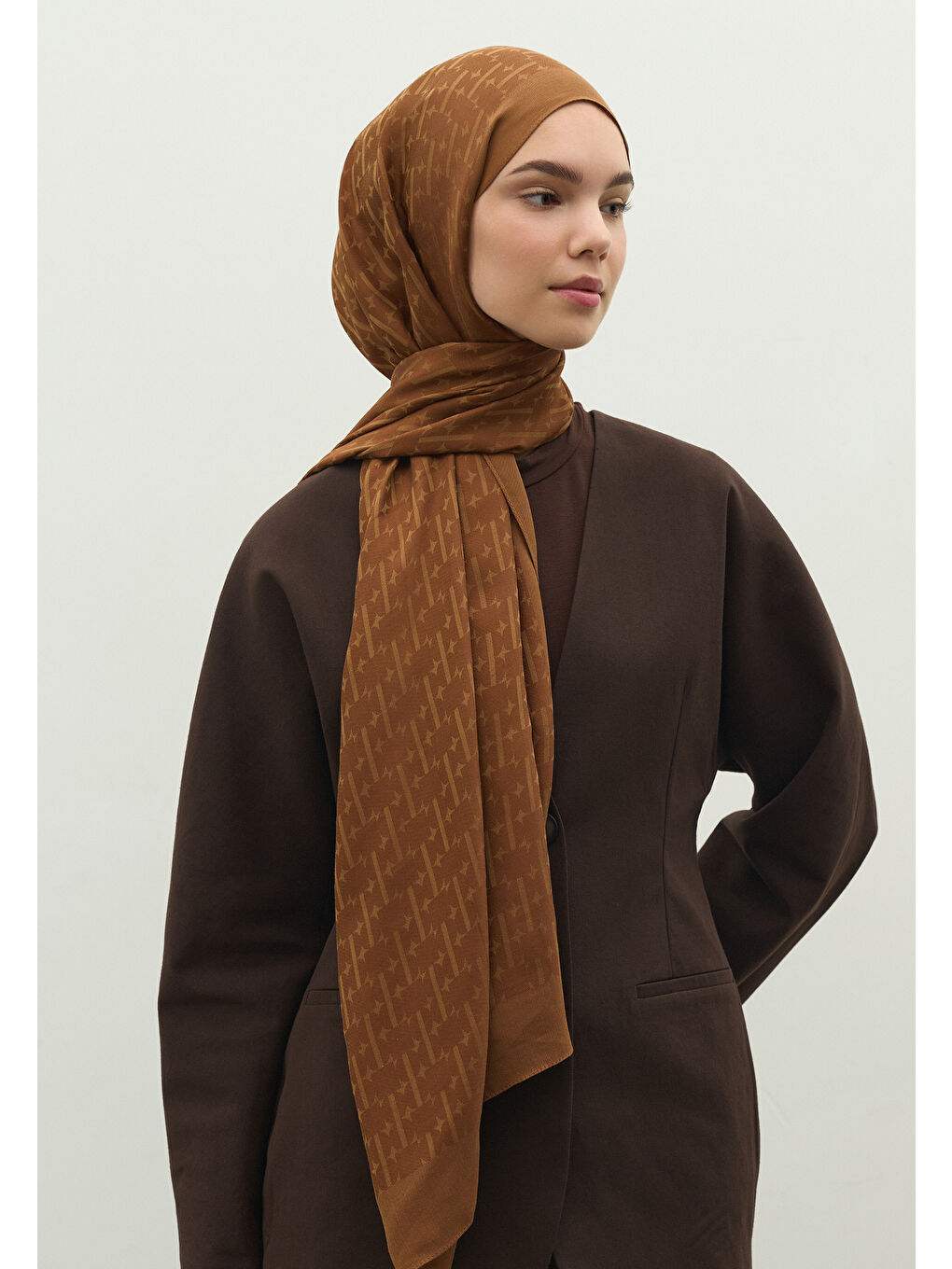 Kahverengi MONOGRAM PAMUK FLOŞ JAKARLI ŞAL CEVİZ