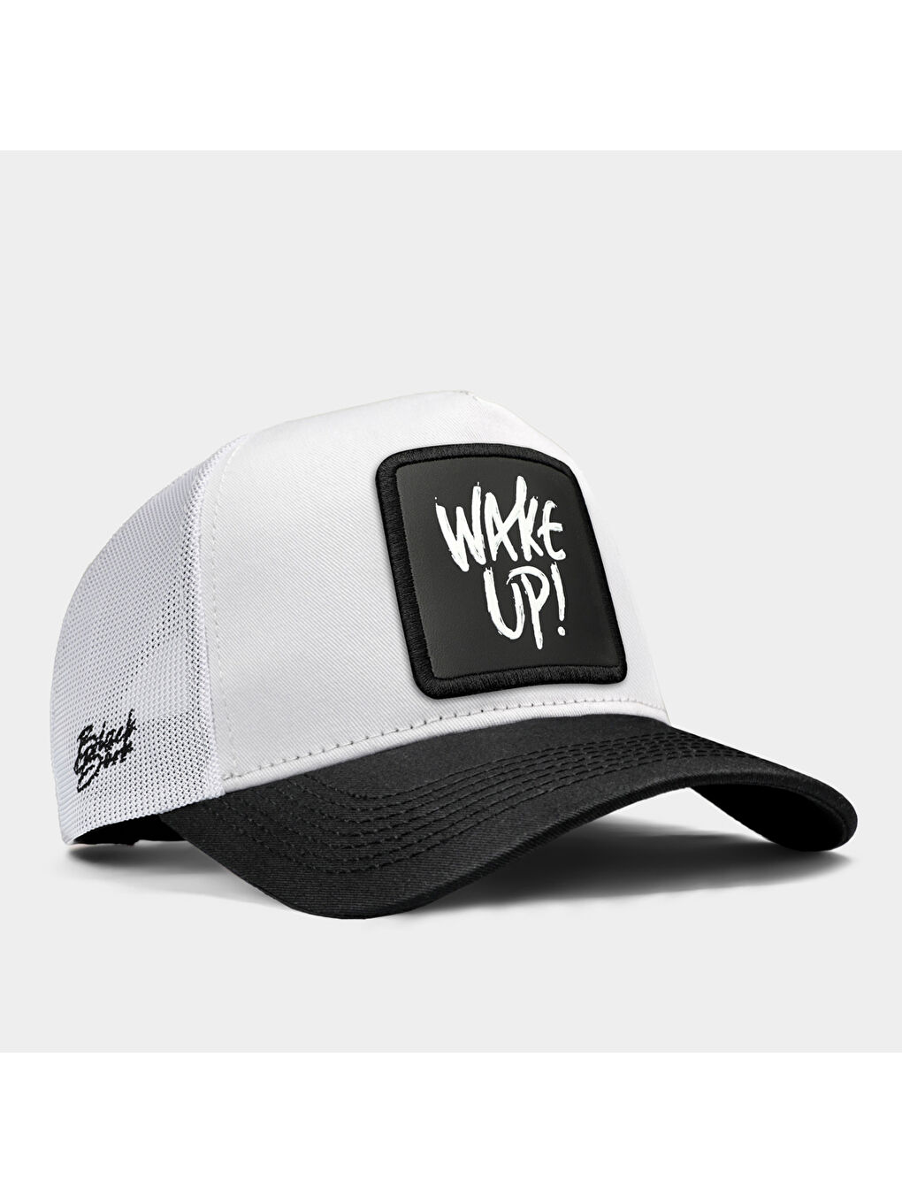 BlackBörk V1 Trucker Wake Up - 3 Kod Logolu Unisex Siyah Siperli-Beyaz Şapka (Cap)