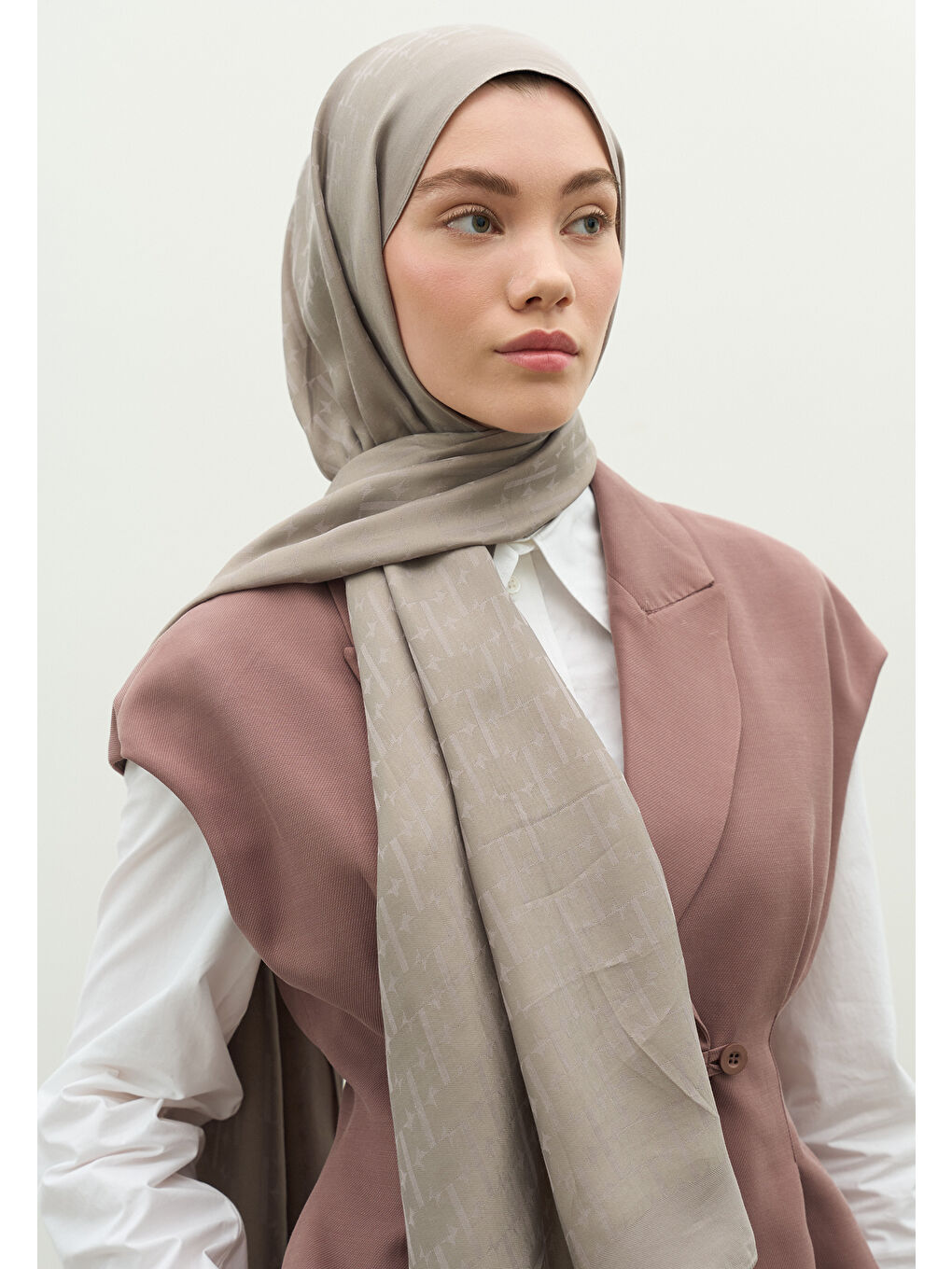 Gri MONOGRAM PAMUK FLOŞ JAKARLI ŞAL GÜMÜŞ-2