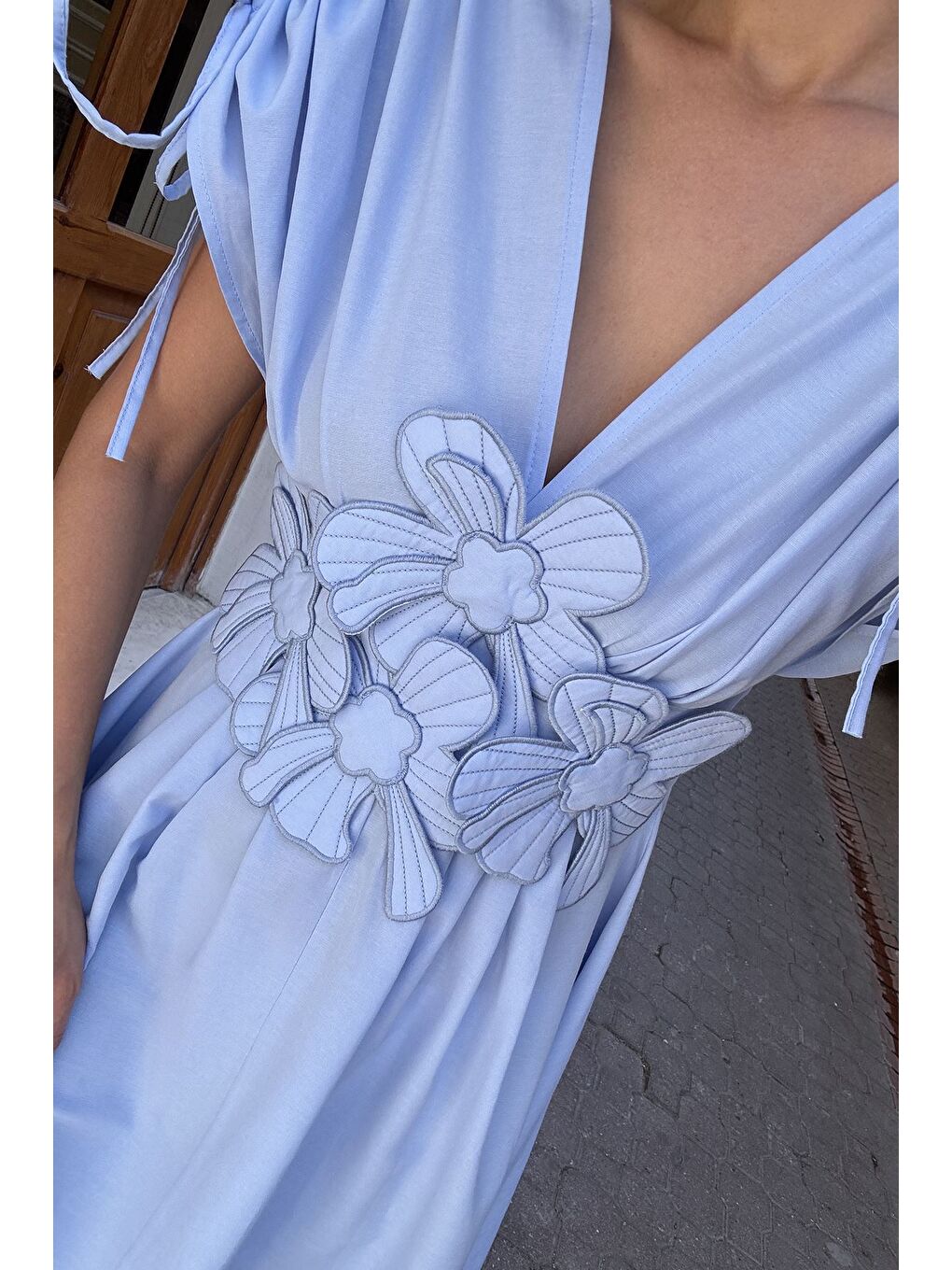 Mavi Papatya Aplikeli Kısa Elbise-3