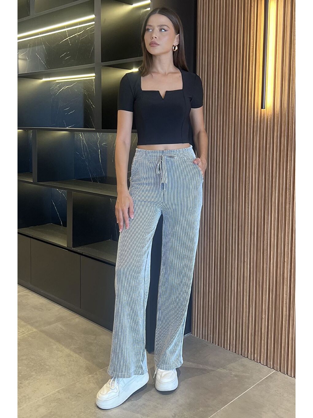 Siyah Kadın Yüksek Bel Çizgi Desenli Su Yolu Palazzo Pantolon