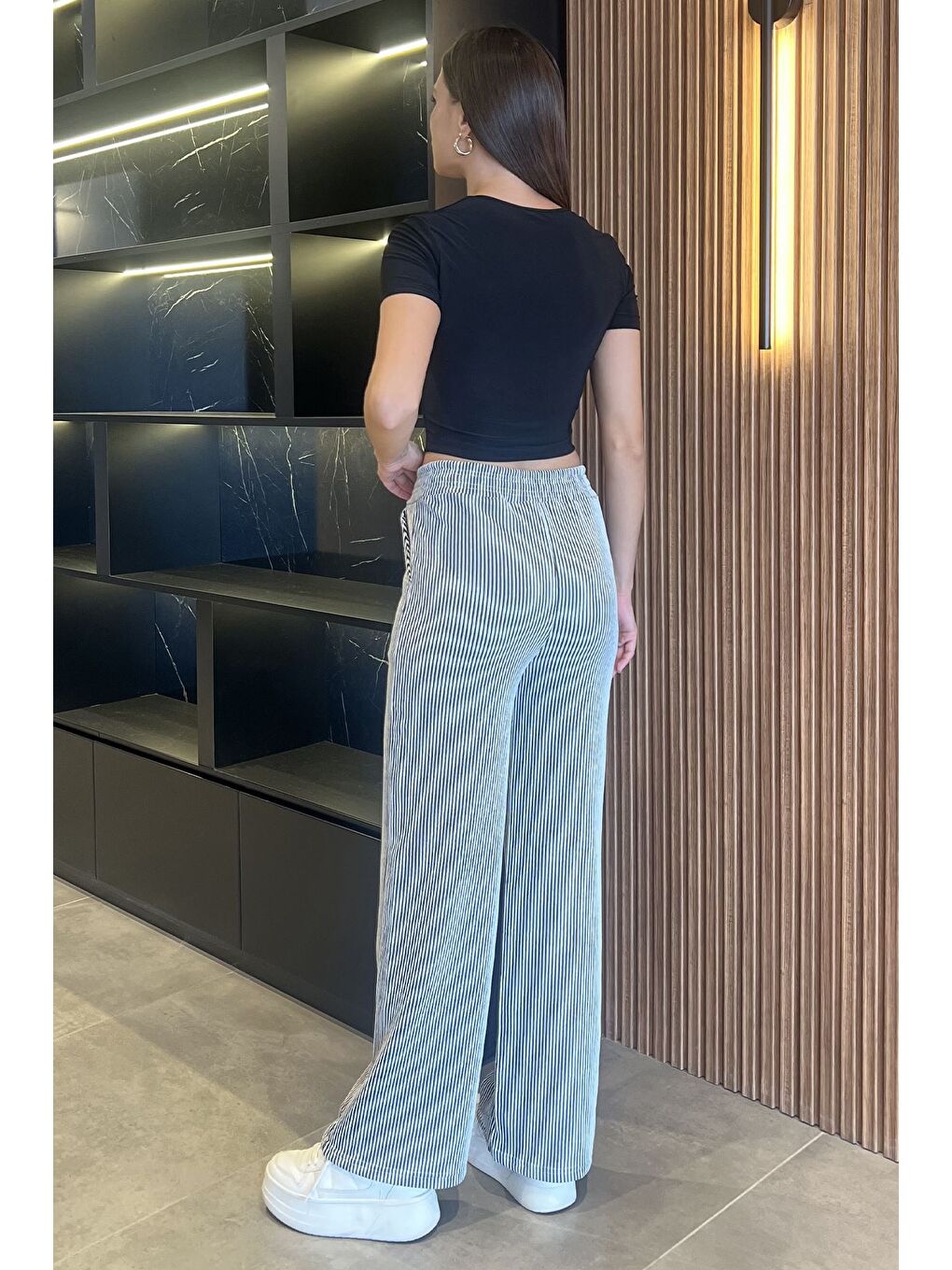 Siyah Kadın Yüksek Bel Çizgi Desenli Su Yolu Palazzo Pantolon-2