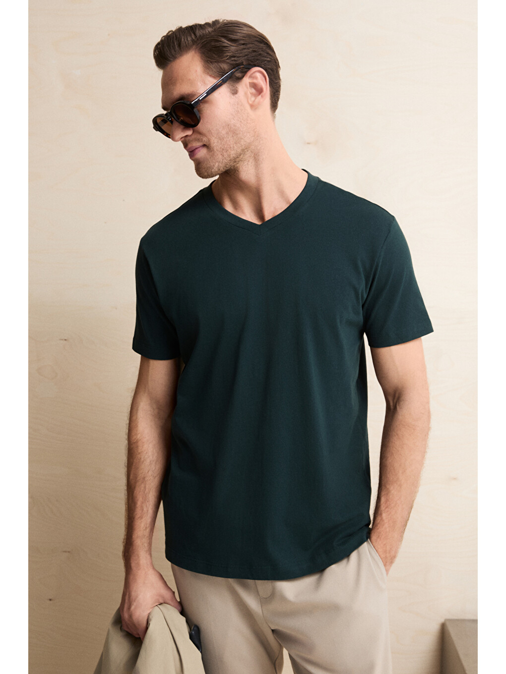 Yeşil ALMERI Erkek %100 Pamuk Yumuşak Kumaşlı V Yakalı YEŞİL T-Shirt-2