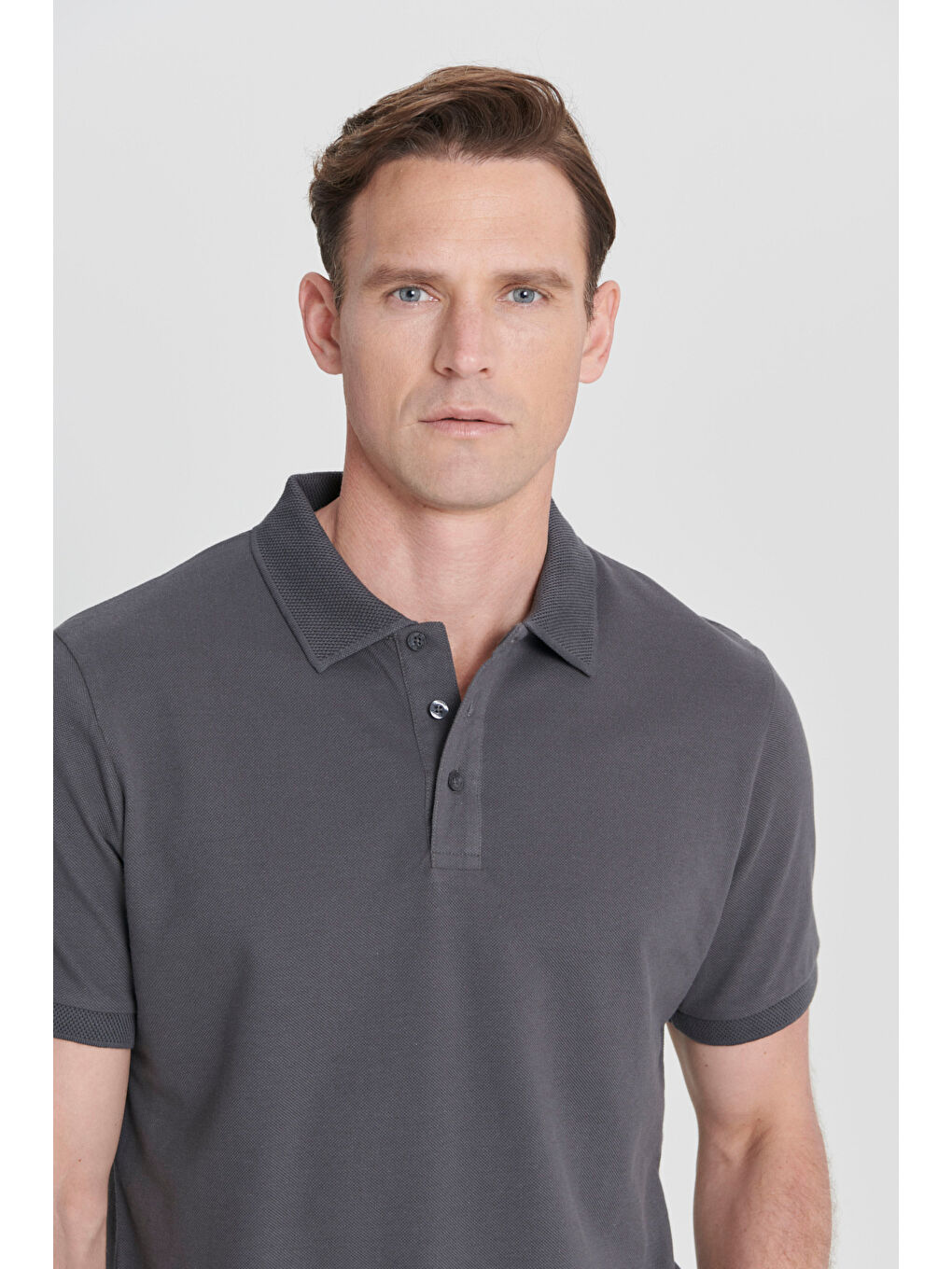 Erkek Antrasit Slim Fit Dar Kesim Polo Yaka %100 Pamuk Kısa Kollu Tişört-3
