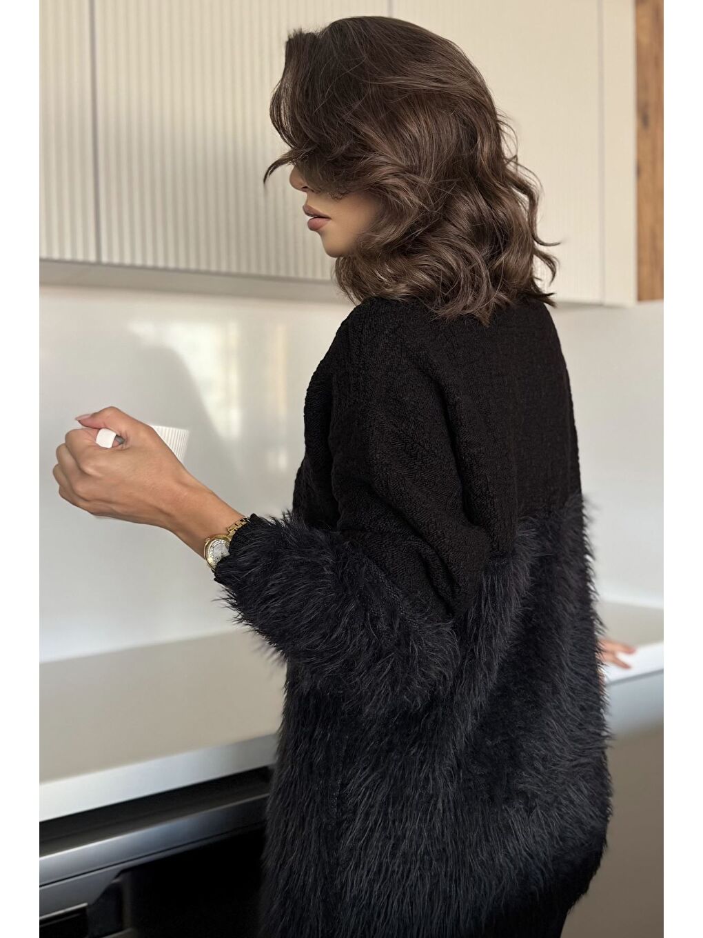 Siyah Gül Detaylı Sakallı Kadın Triko Hırka-2