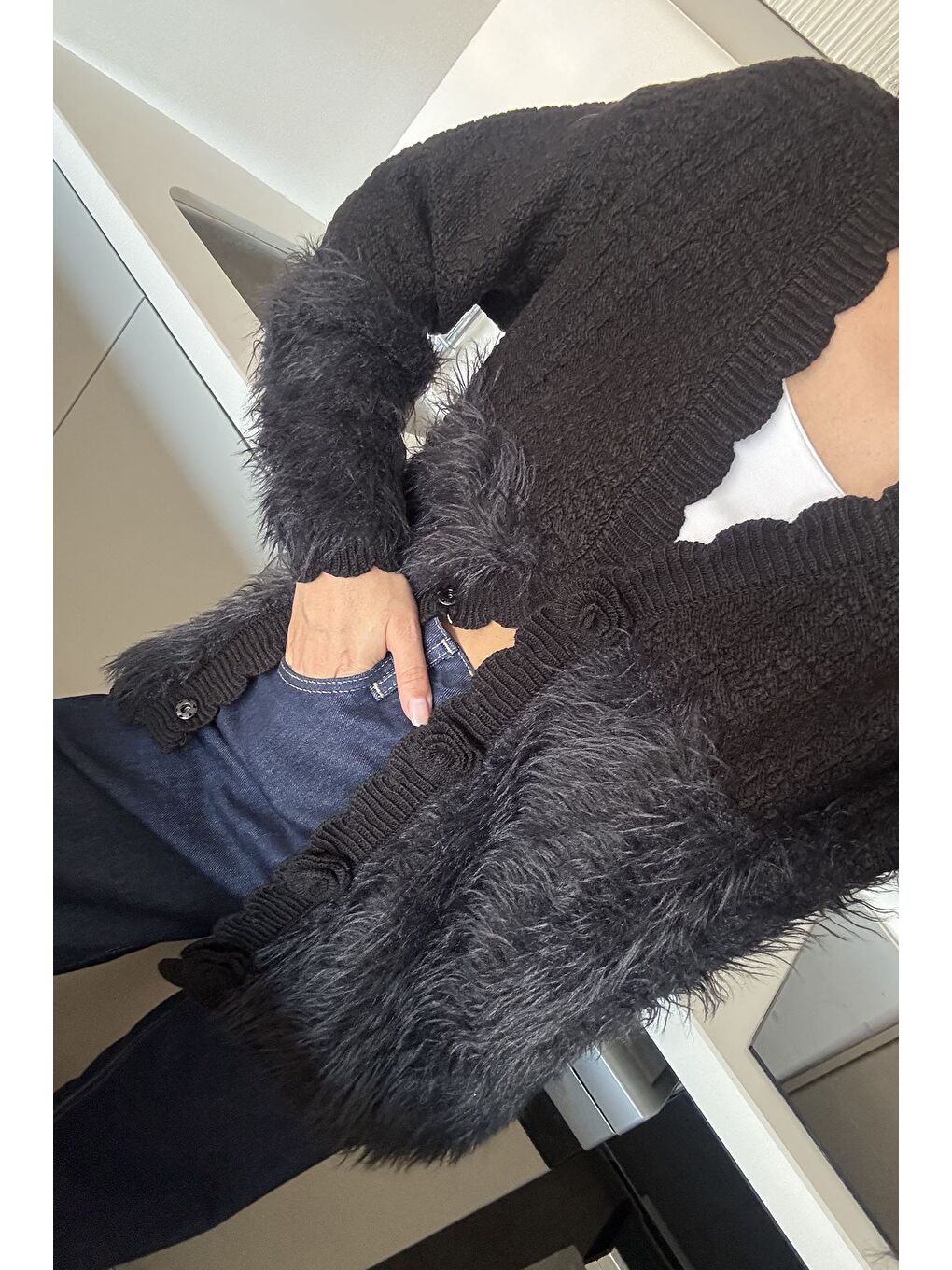 Siyah Gül Detaylı Sakallı Kadın Triko Hırka-3