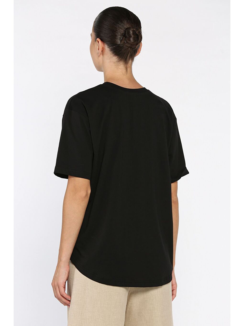 Siyah Baskılı Salaş Basic Tişört-2