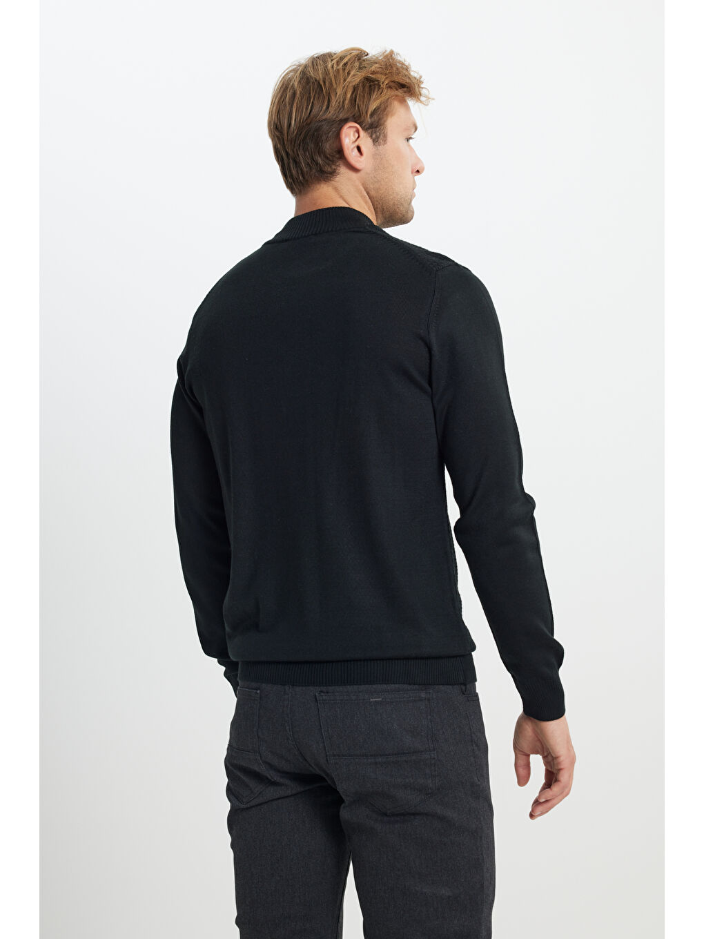 Erkek Siyah Yünlü Sıcak Tutan Standart Fit Normal Kesim Yarım Balıkçı Yaka Jakarlı Triko Kazak-5