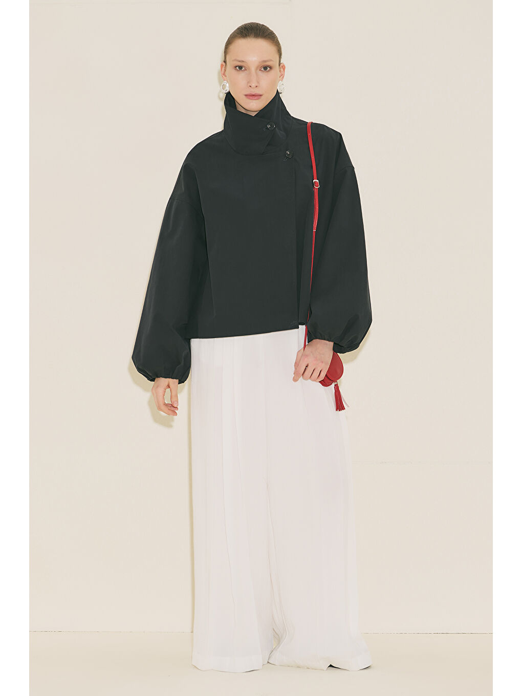 Melva Geniş Kol Kısa Trençkot Siyah-5