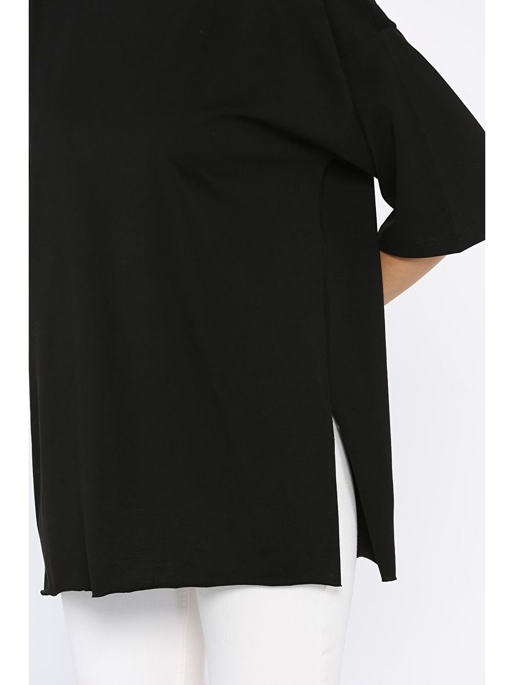 Siyah Kadın Bisiklet Yaka Yan Yırtmaç Detaylı Salaş T-shirt-3