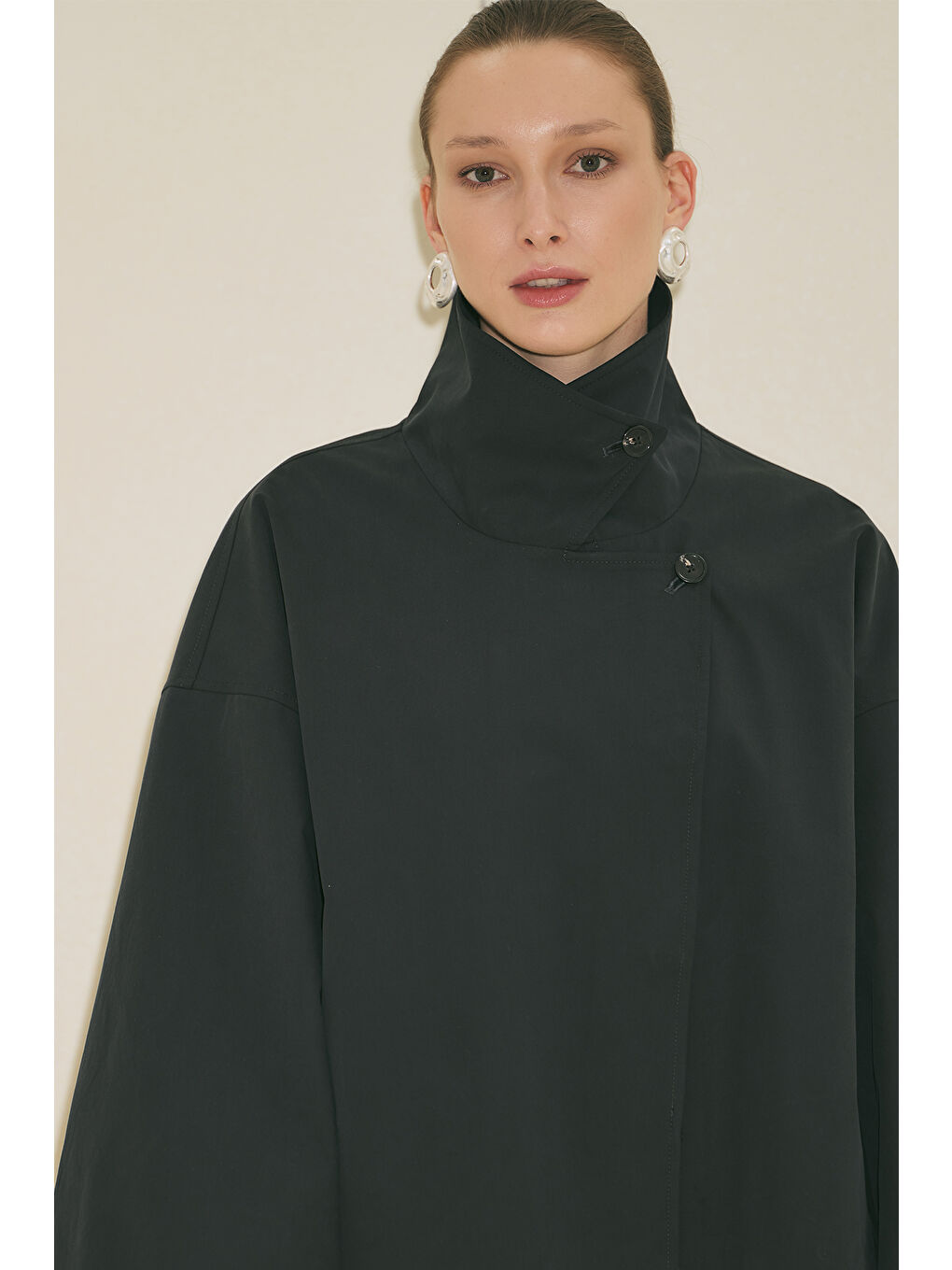 Melva Geniş Kol Kısa Trençkot Siyah-6