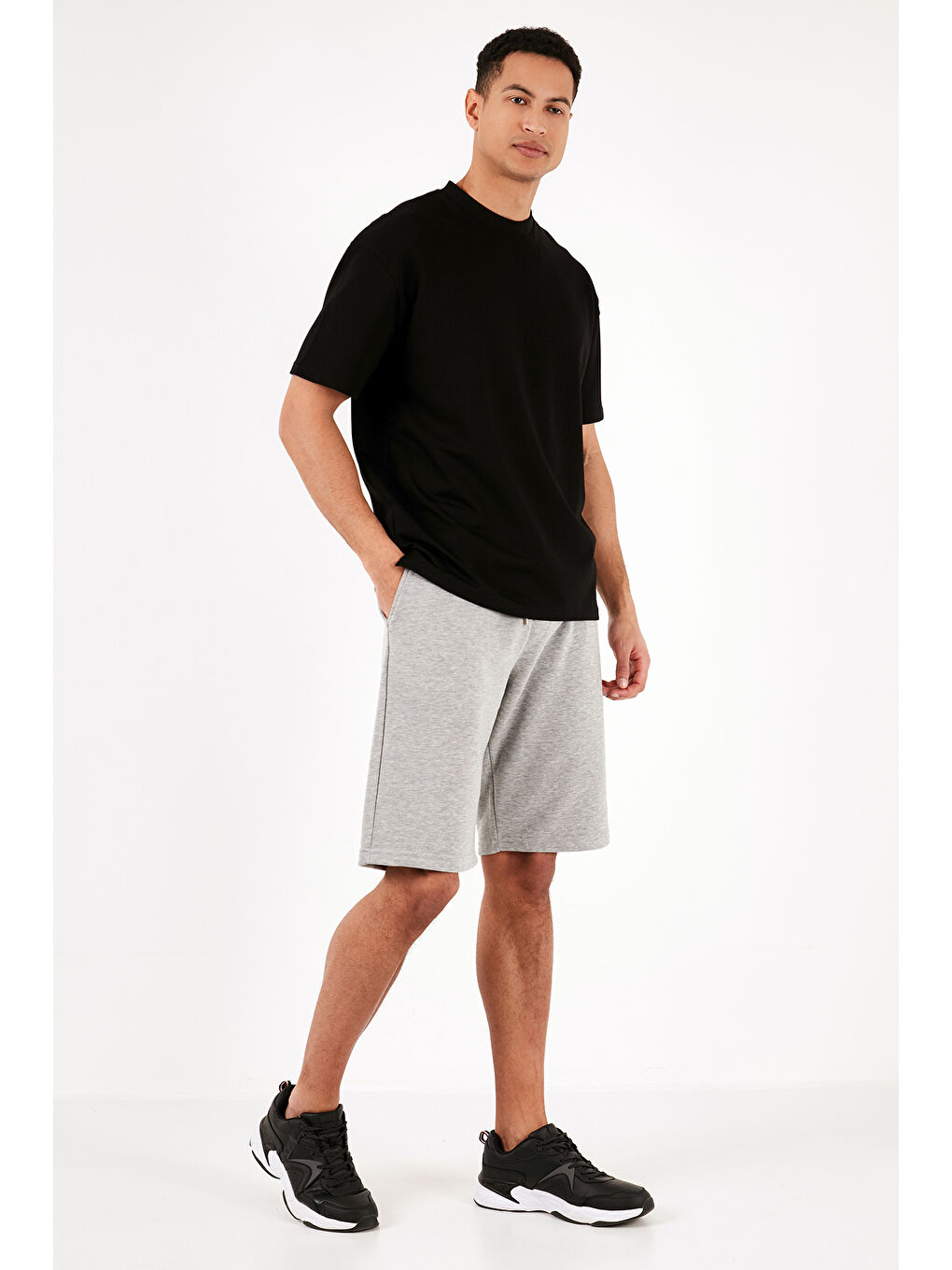 Gri Pamuklu Regular Fit Normal Bel Cepli 2'li Paket Şort 590804142S2-3