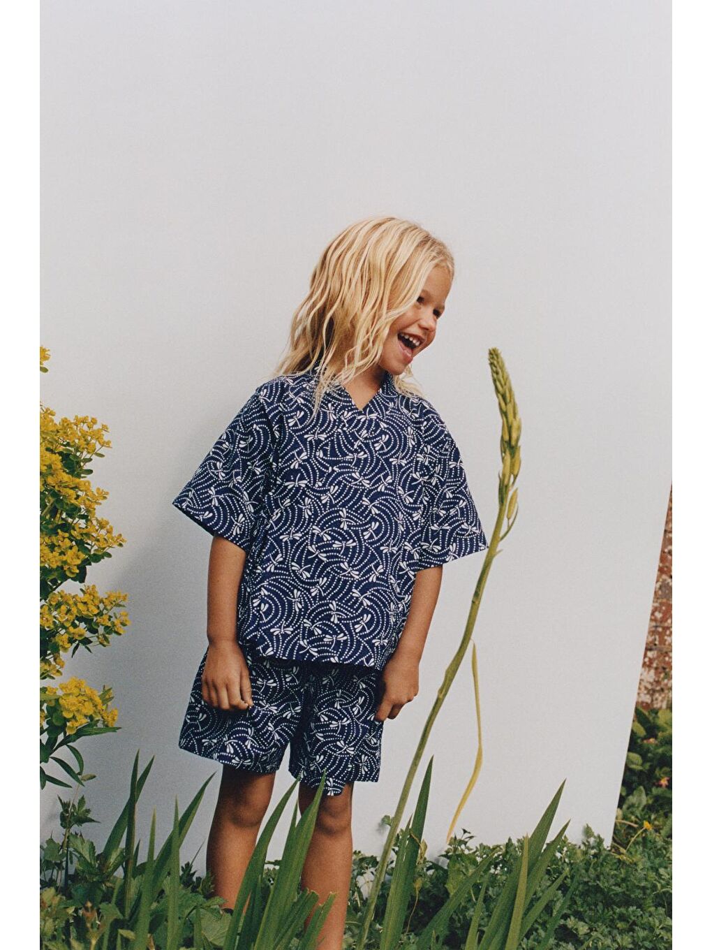 Beyaz Unisex Çocuk Pamuklu Lacivert Desenli T-Shirt Ve Şort Takım