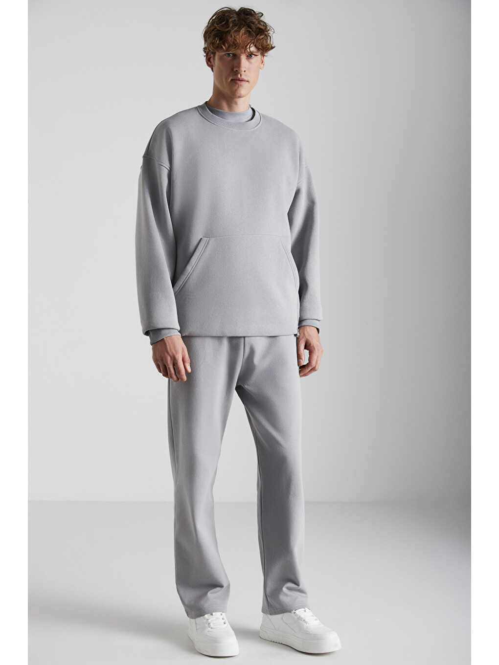 Santıagos Erkek Kangruru Cepli Fermuar Detaylı Arkası Yazı Baskılı Koyu Gri Sweatshirt-3