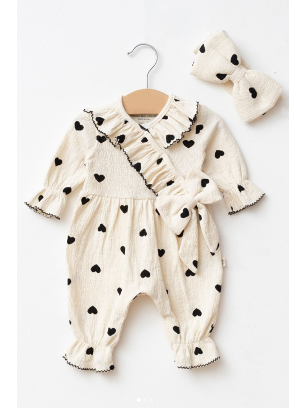 Siyah Kız Bebek Kalp Desenli Fırfırlı Müslin Tulum Seti