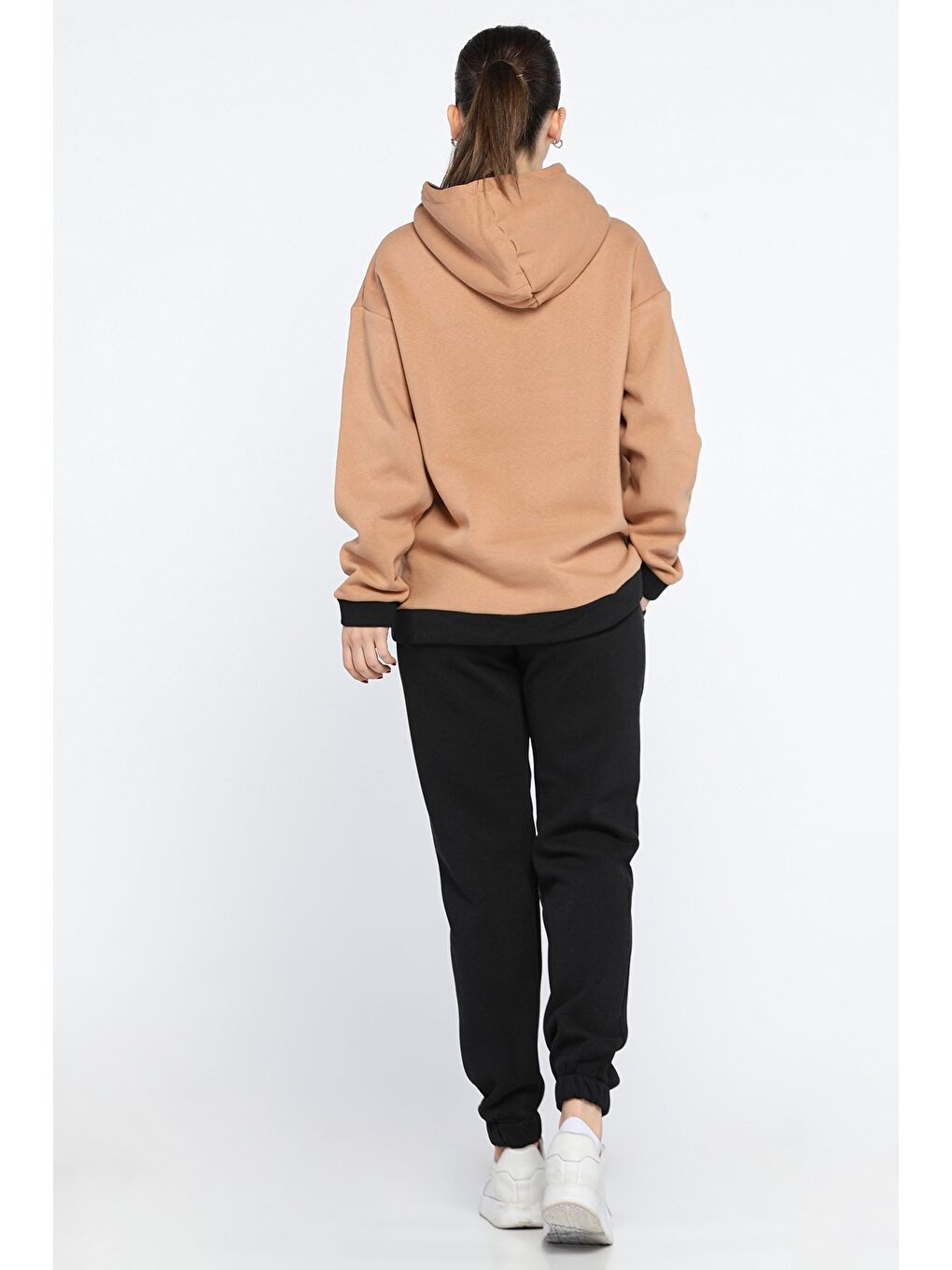 Siyah Nakışlı Kanguru Cepli Kadın Şardonlu Eşofman Takımı-2