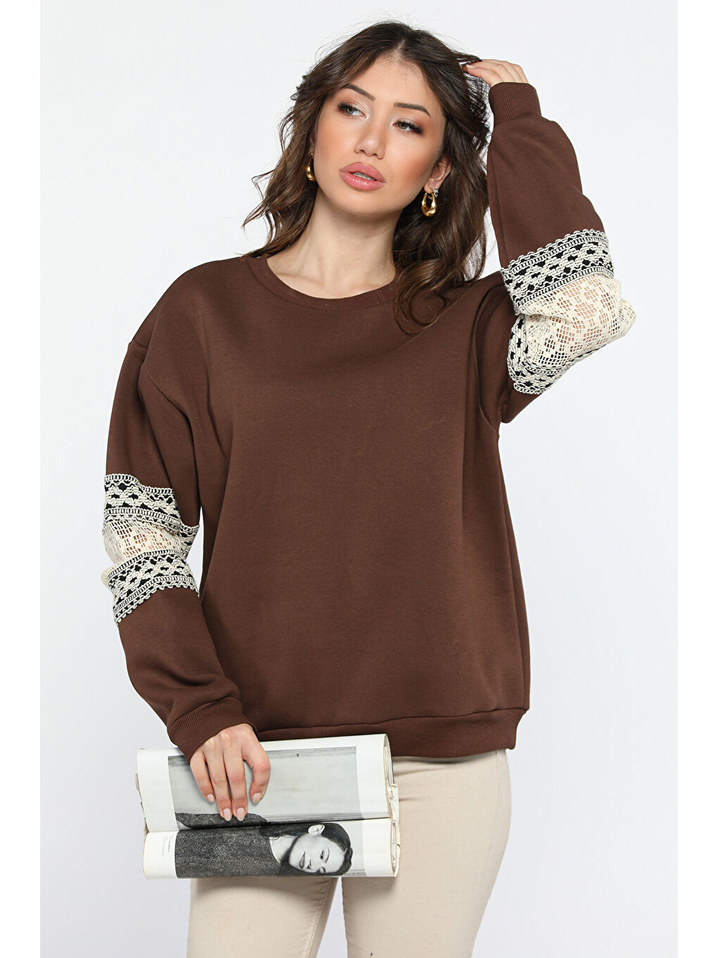 Kahverengi Kadın Bisiklet Yaka Kol Detaylı Şardonlu Sweatshirt-1