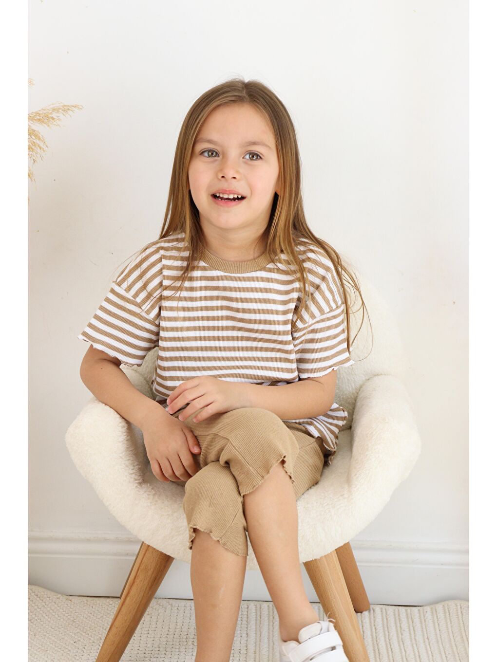 Bej Çizgili Kapri Kız Takım-3