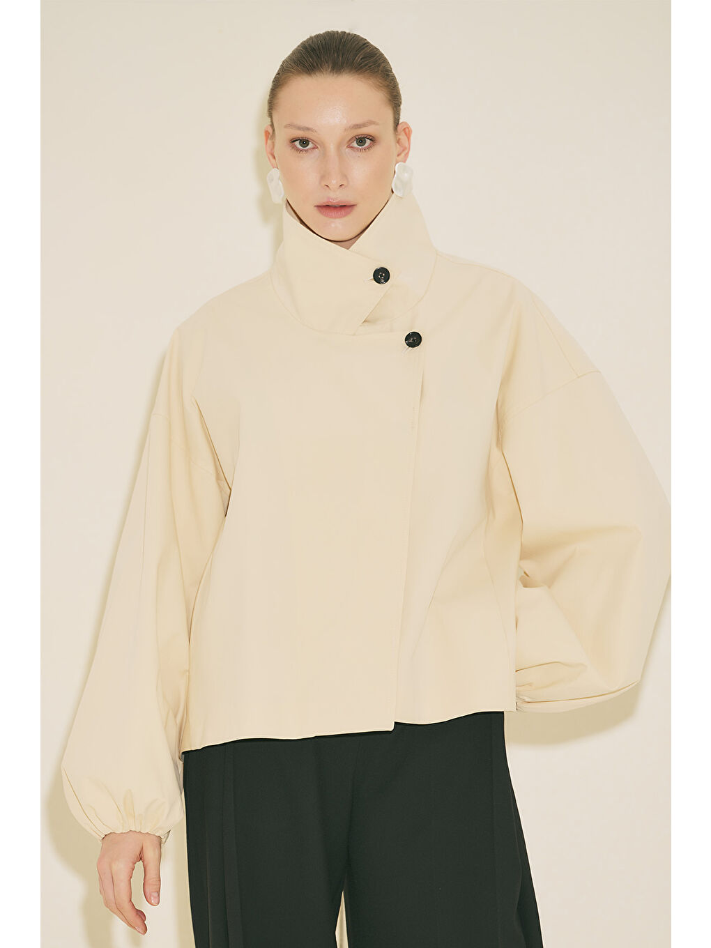 Bej Melva Geniş Kol Kısa Trençkot Vanilya-3