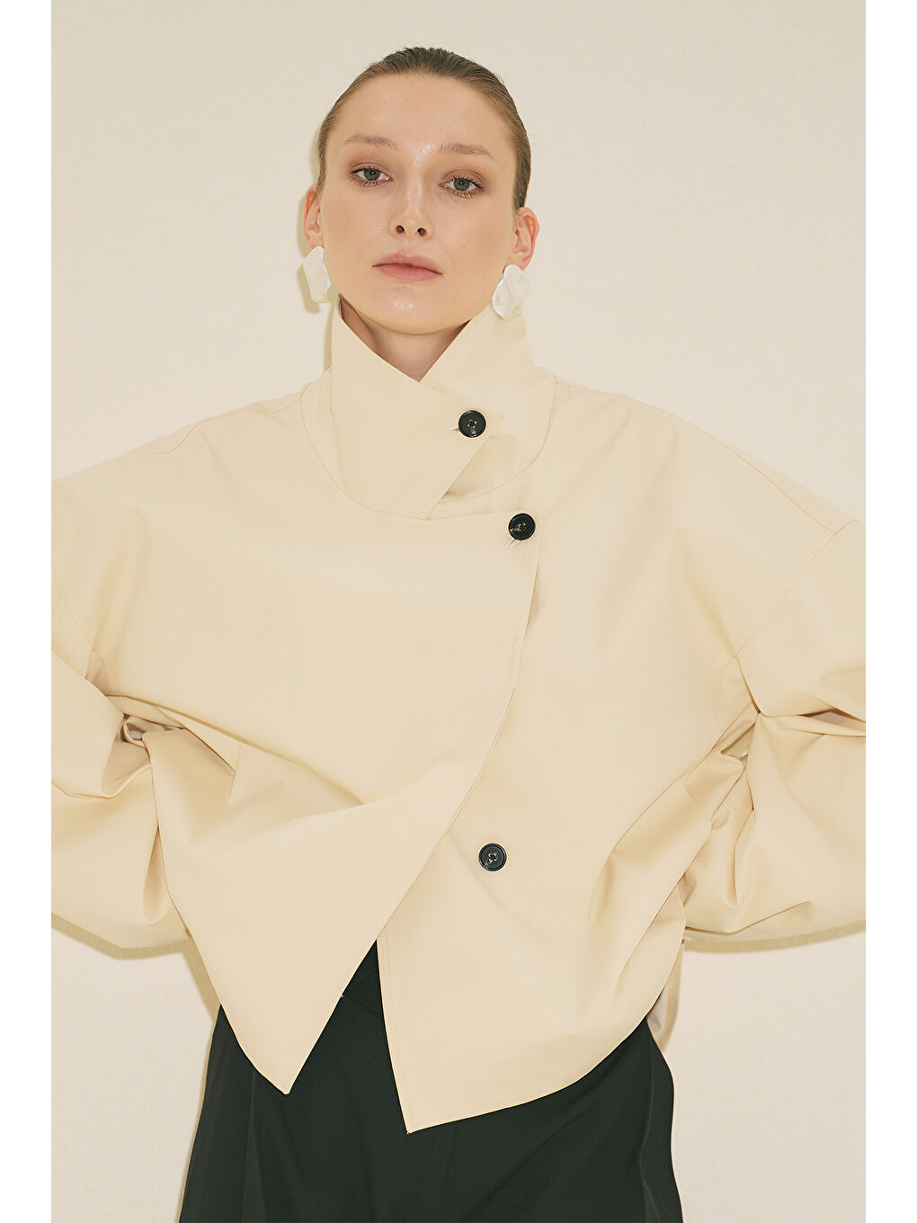 Bej Melva Geniş Kol Kısa Trençkot Vanilya-5