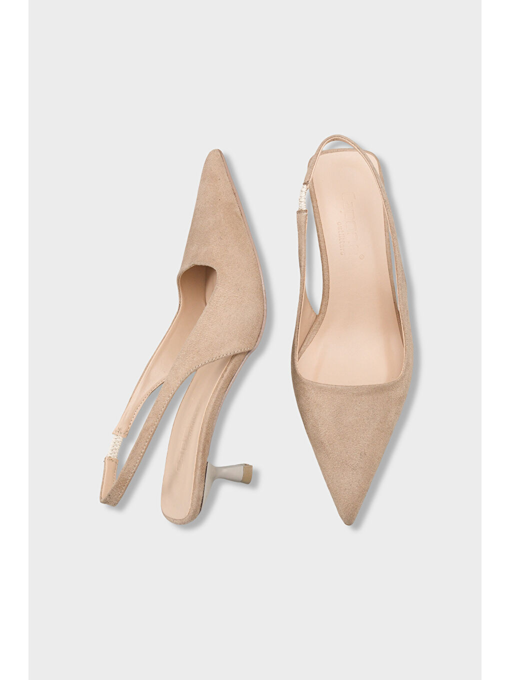 Bej Lynett Sivri Burunlu Orta Topuklu Arkası Kare Arkadan Bantlı Kadın Ayakkabı-4