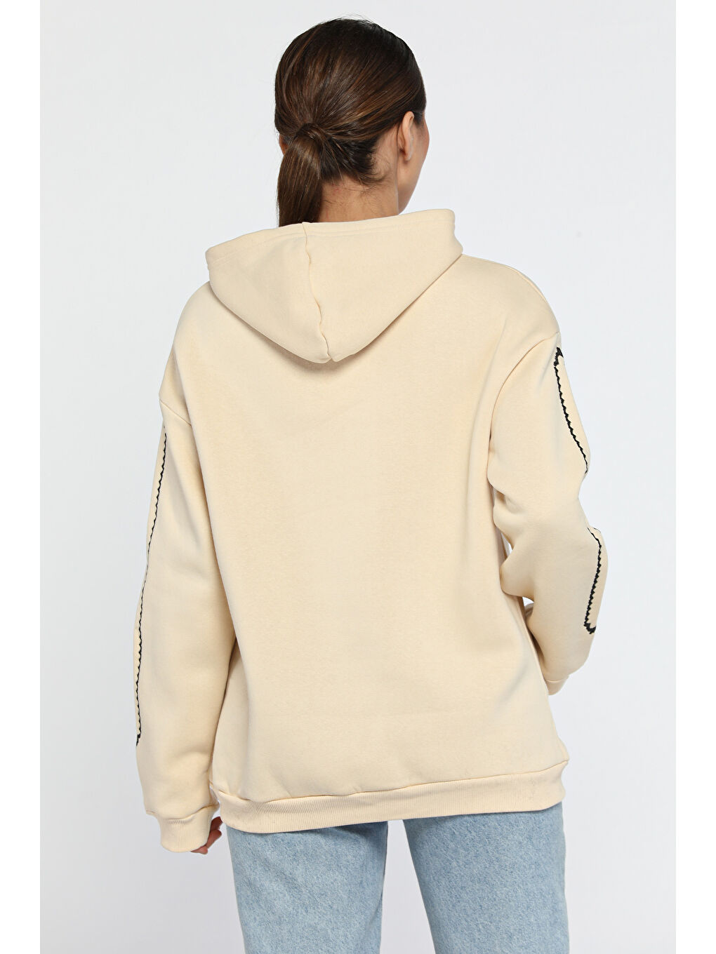 Bej Kadın Kanguru Cepli Nakışlı Şardonlu Kadın Sweatshirt-2