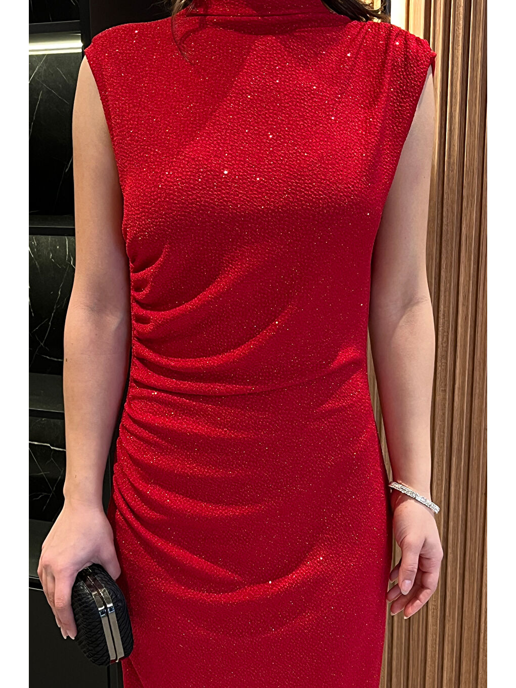 Kırmızı Sim Detaylı Drapeli Abiye Elbise-2