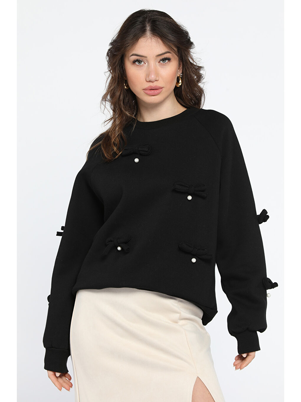 Siyah Kadın Kurdele İnci Detaylı Bisiklet Yaka Şardonlu Sweatshirt