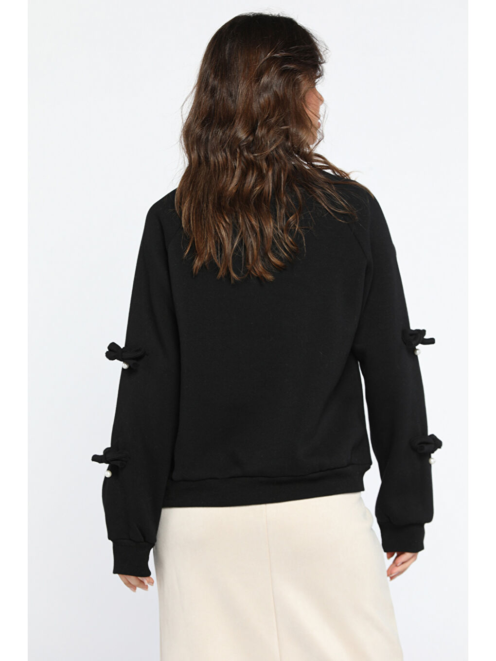 Siyah Kadın Kurdele İnci Detaylı Bisiklet Yaka Şardonlu Sweatshirt-2
