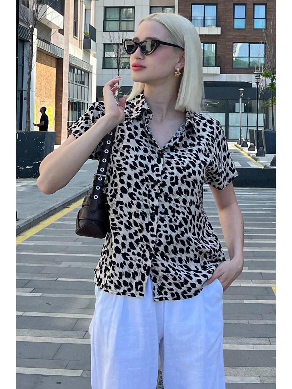 Ekru Leopar Desenli Kısa Kollu Kadın Gömlek Mg2098