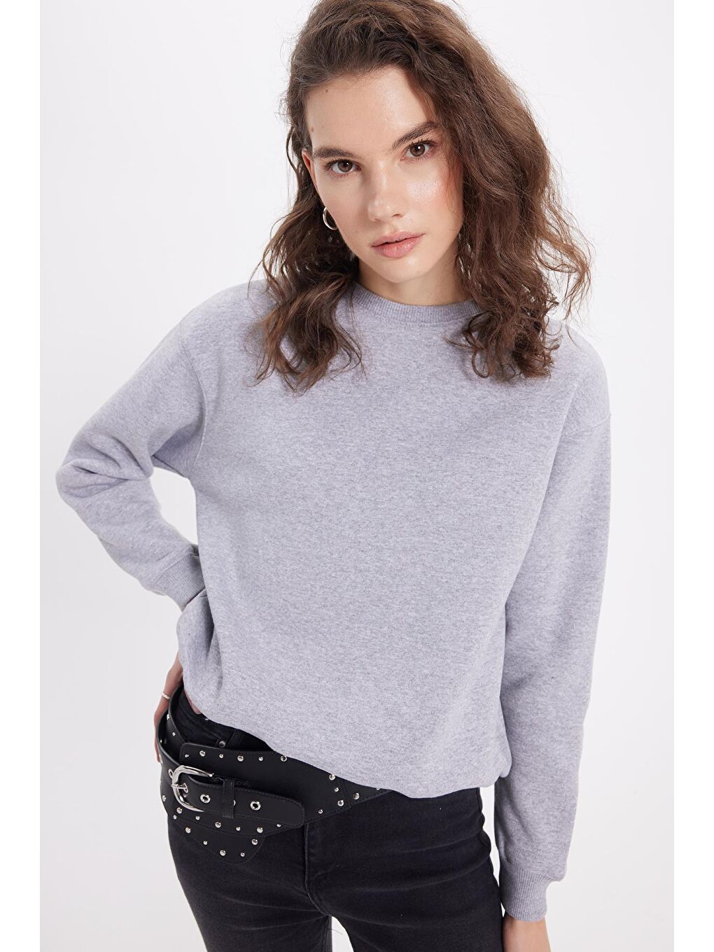 Kadın Oversize Geniş Kesim Pamuklu Bisiklet Yaka Gri Sweatshirt-4